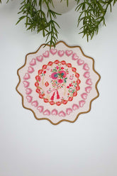 Love Bloom Kalpli Renkli Çiçekli Pembe Nakış Kenar Kokteyl Peçetesi 1 Adet - Decofav | Kırlent, Sofra Tekstili, Kumaş