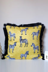 Zebra Tasarımlı Saçaklı Kadife Kırlent Kılıfı - 43x43cm