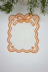 Fiyonk ve Kalp Tasarımlı Turuncu Nakışlı Kumaş Kokteyl Peçetesi 1 Adet