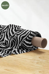 3D Nakış Efektli Dijital Baskılı Siyah Beyaz Zebra Desenli Kumaş