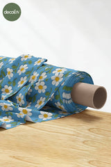 3D Nakış Efektli Dijital Baskılı Turkuaz Zemin Papatya Desenli Kumaş