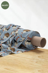 3D Nakış Efektli Dijital Baskılı Mavi Zemin Yaren Leylek Desenli Kumaş