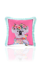 Fuşya Zemin Kokoş Koala Desenli Dijital Baskılı Kadife Kırlent Kılıfı Saçaklı