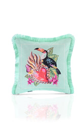 Turkuaz Zemin Papağan ve Kalp Desenli Dijital Baskılı Kadife Kırlent Kılıfı Saçaklı