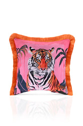 Kaplan Desenli Pembe Kadife Saçaklı Dekoratif Kırlent Kılıfı 43x43 cm