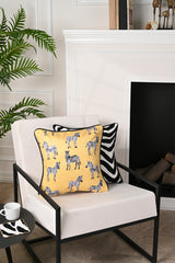 Zebra Tasarımlı Deri Fitilli Sarı Kırlent Kılıfı 43x43cm