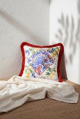 Capri Limonata – Mavi Beyaz Akdeniz Tasarımlı Saçaklı Kadife Kırlent Kılıfı - 43x43cm