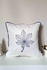 Chestnut Grace – Atkestanesi Yaprağı Baskılı Kadife Kırlent Kılıfı Fitilli - 43x43cm