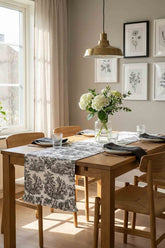 Dekoratif Fırfırlı Gri Toile Runner – Su İtici Pamuk Karışımlı 140x45 cm