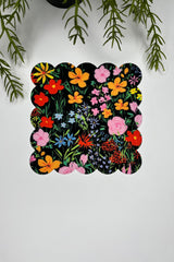 Siyah Zemin Çiçek Desenli Lazer Kesim Kokteyl Peçetesi 1 Adet