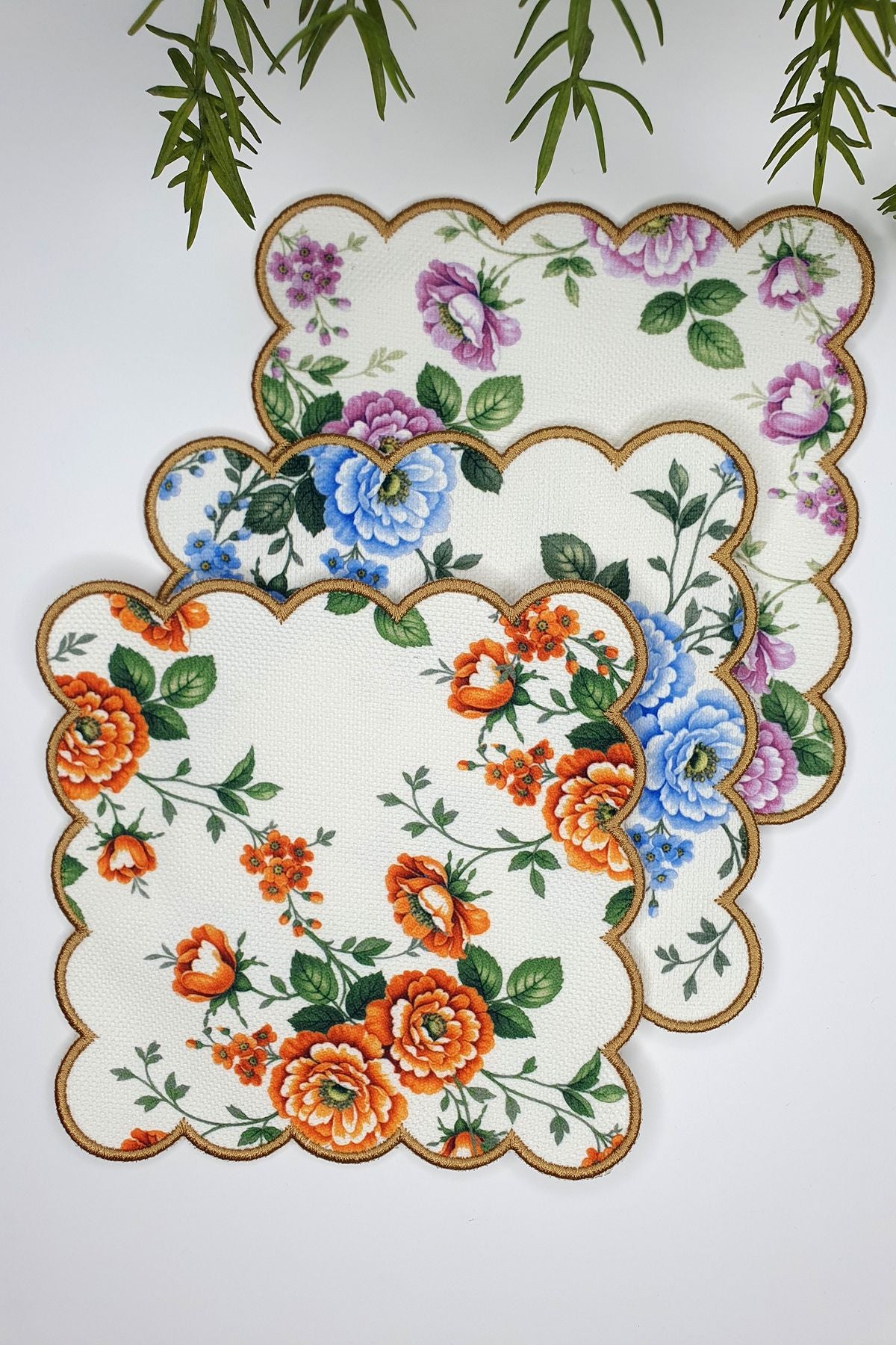 3'lü Flora Çiçek Desenli Nakış Kenar Kumaş Kokteyl Peçeteleri