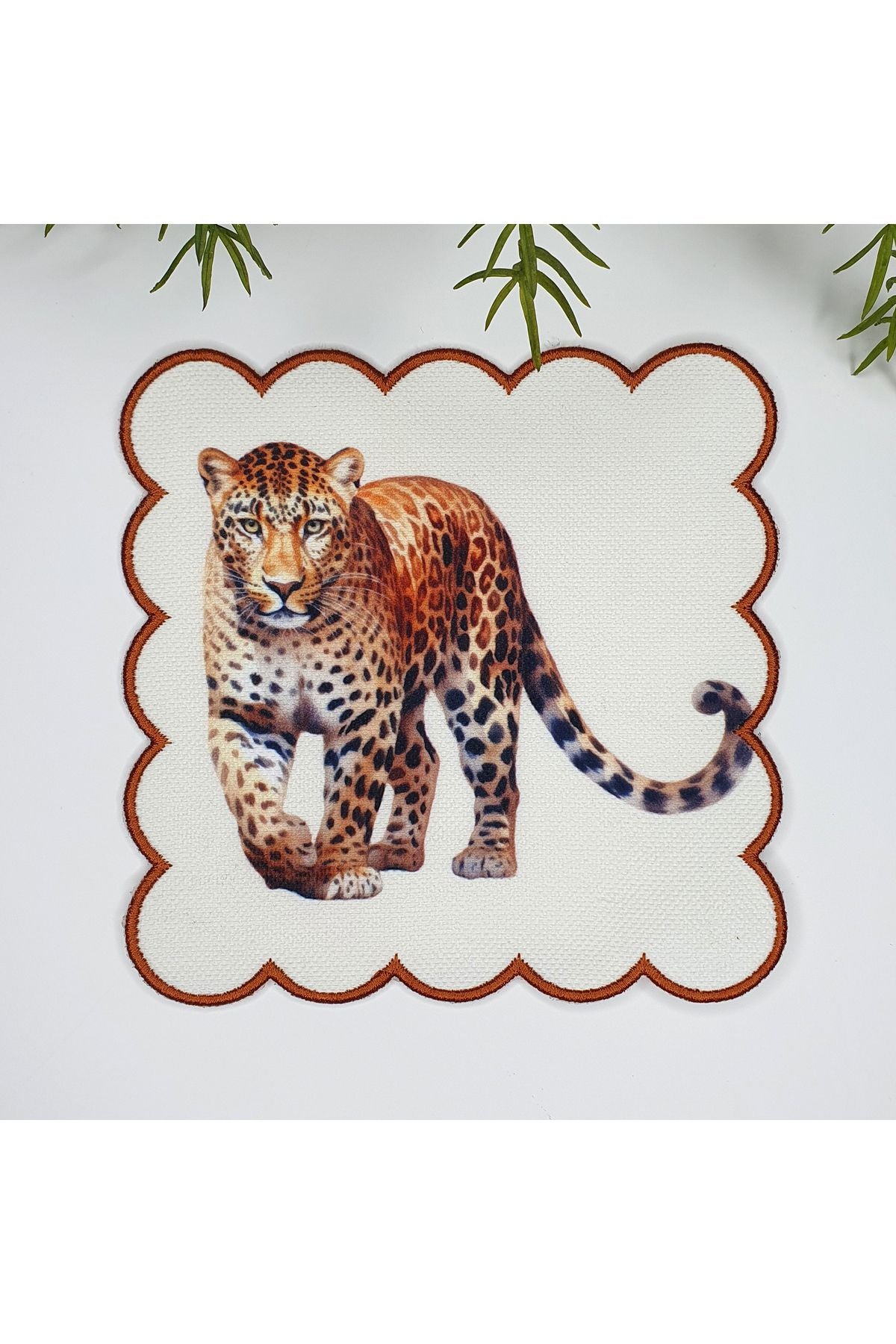 Sulu Boya Leopar Desenli Etrafı Nakışlı Kumaş Kokteyl Peçetesi 1 Adet - Decofav | Kırlent, Sofra Tekstili, Kumaş