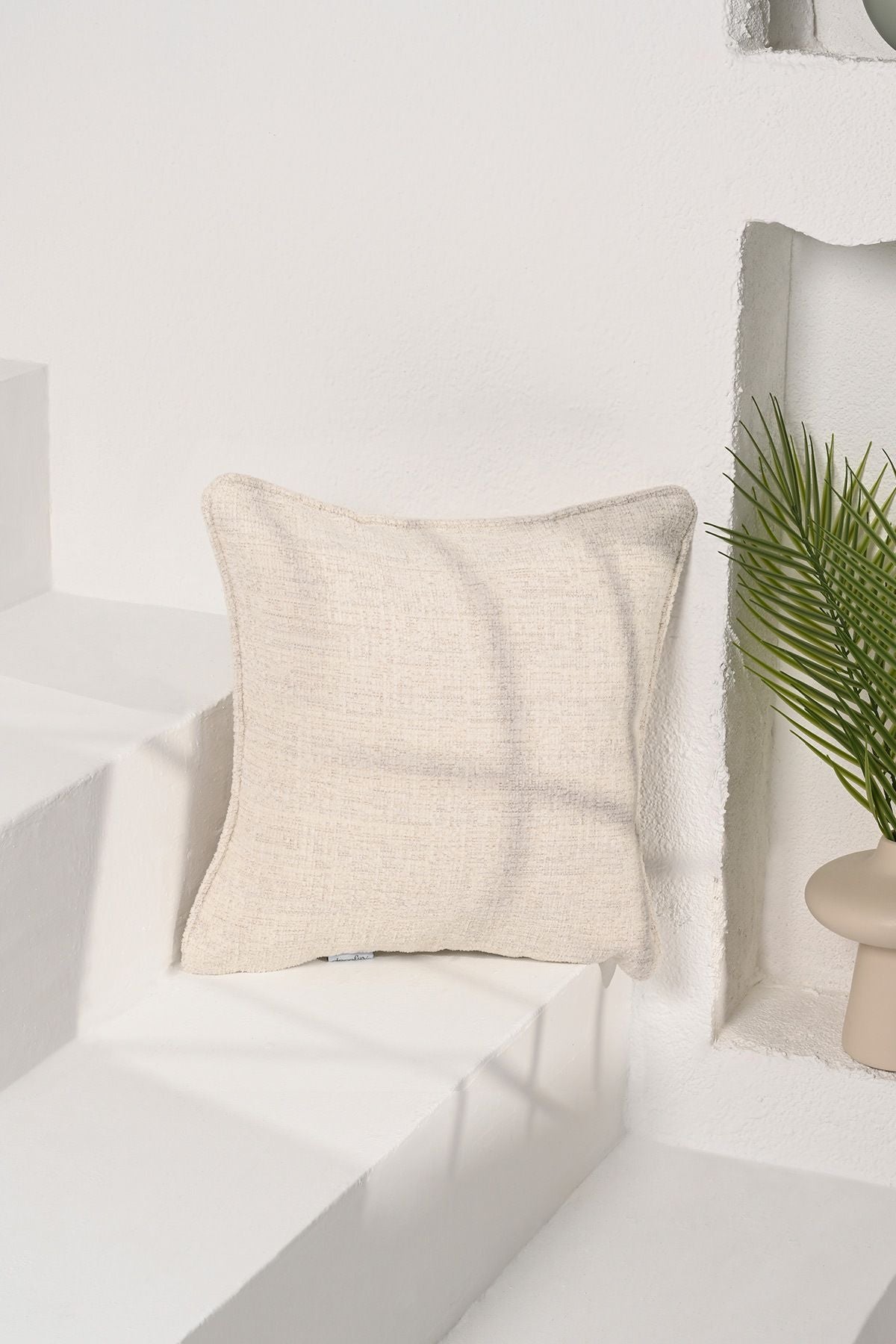 Taş Rengi Bukle Kumaş Fitilli Kırlent Kılıfı - Minimal Japandi Stili - 43x43cm