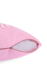 Wavy Fun Dalga Yazı Efektli Pembe Kırlent Kılıfı – 43x43cm