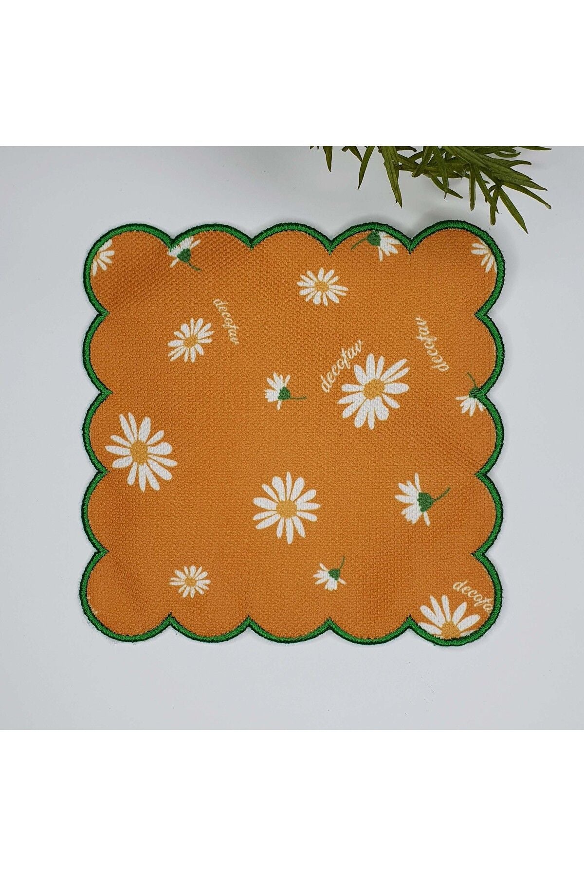 Hardal Zemin Papatya Desenli Nakış Kenar Kumaş Kokteyl Peçetesi 1 Adet