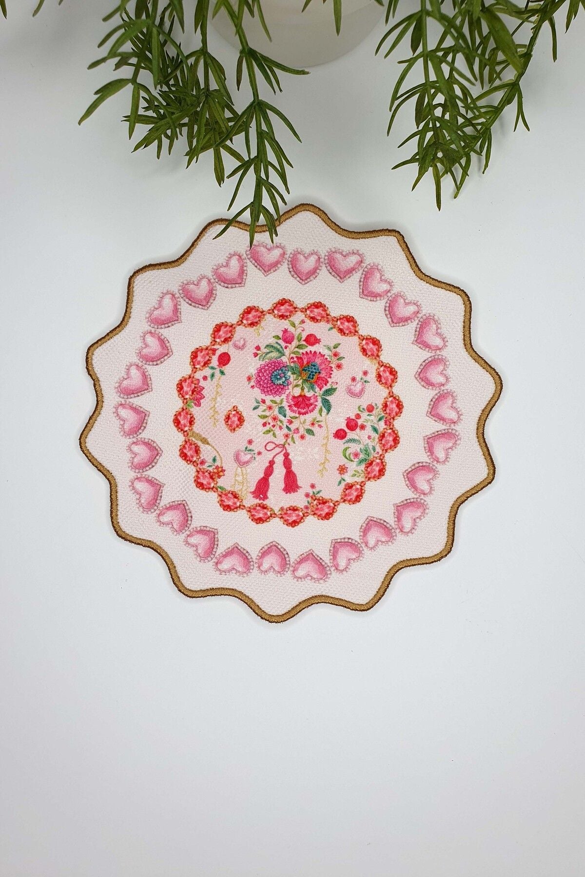 Love Bloom Kalpli Renkli Çiçekli Pembe Nakış Kenar Kokteyl Peçetesi 1 Adet