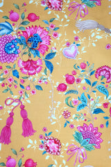 Love Bloom Kalpli Sarı Çiçekler Tasarımlı Masa Örtüsü - 130x204cm