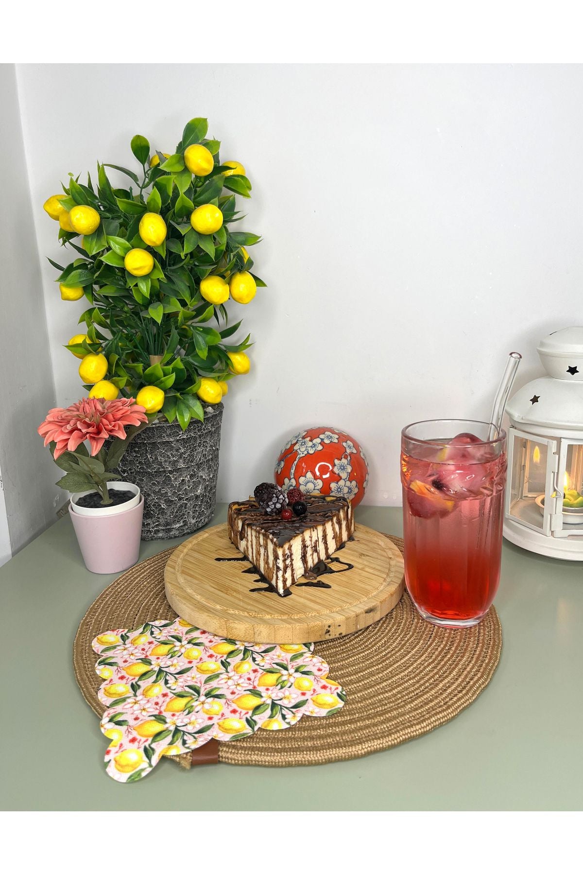 Pastel Pembe Zemin Sulu Boya Limon ve Çiçek Desenli Dijital Baskılı Kokteyl Peçetesi Yıkanabilir