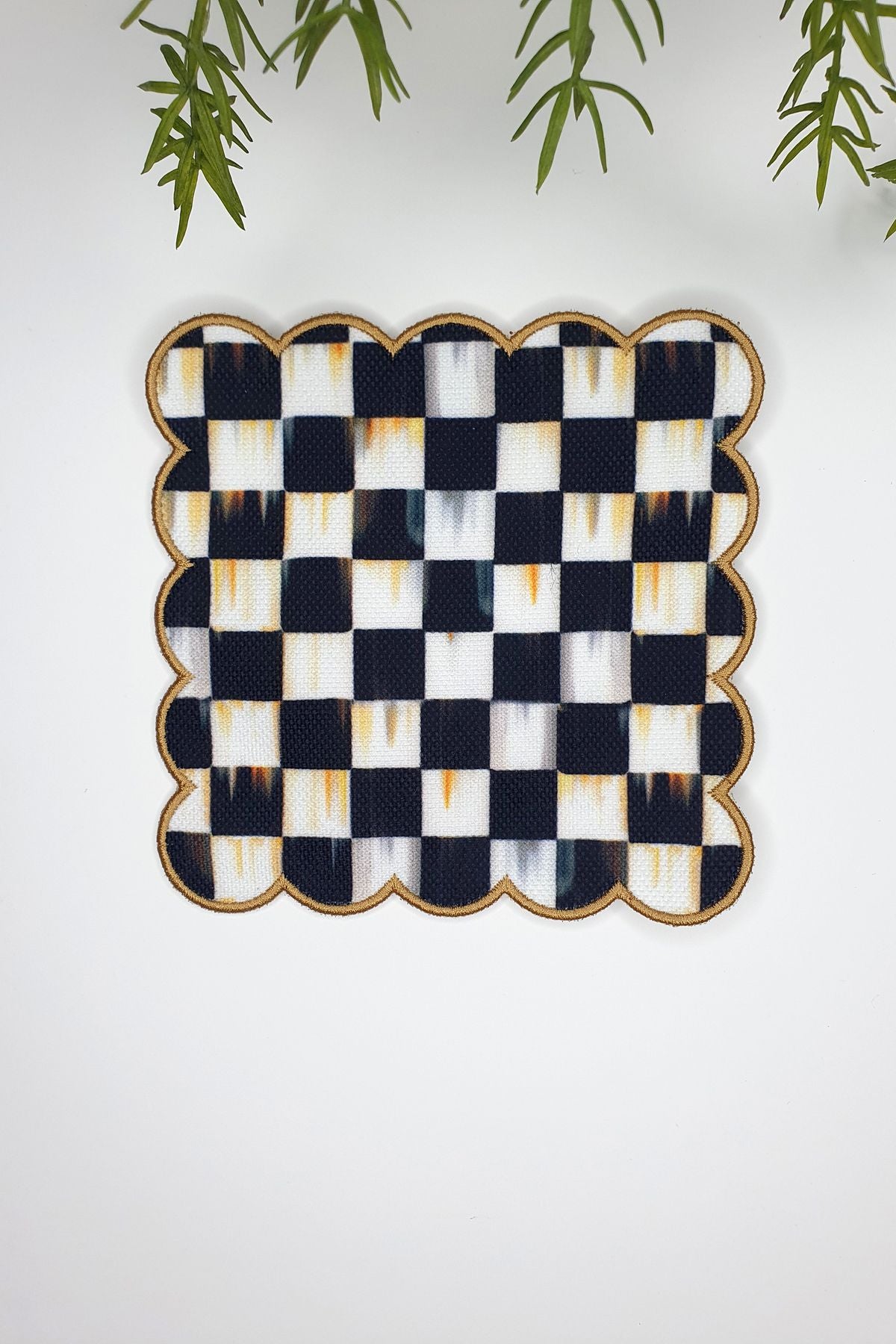 Eskitme Dama Desenli Etrafı Nakışlı Dijital Baskılı Kumaş Kokteyl Peçetesi 1 Adet