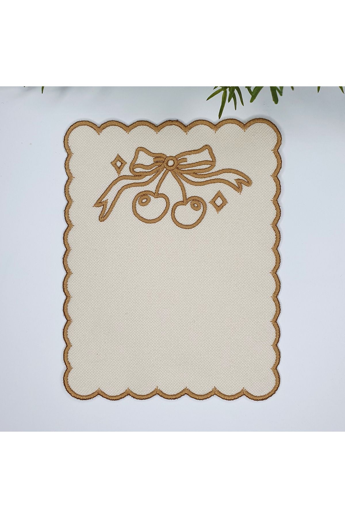 Vişne Tasarım Bej Rengi Altın Nakışlı Kumaş Kokteyl Peçetesi 1 Adet