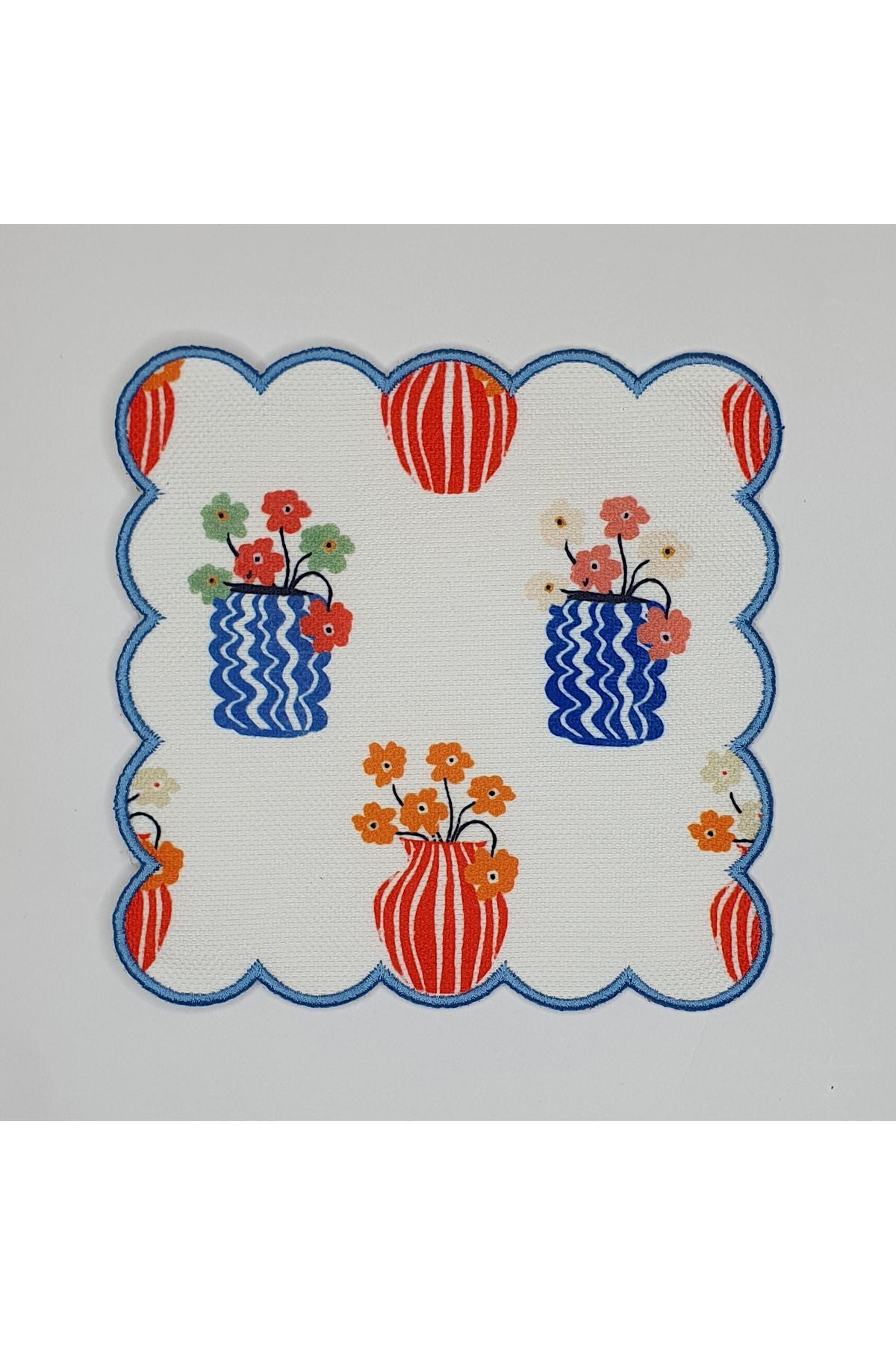 Turuncu Mavi Vazo ve Çiçek Desenli Kenarı Nakışlı Kokteyl Peçetesi