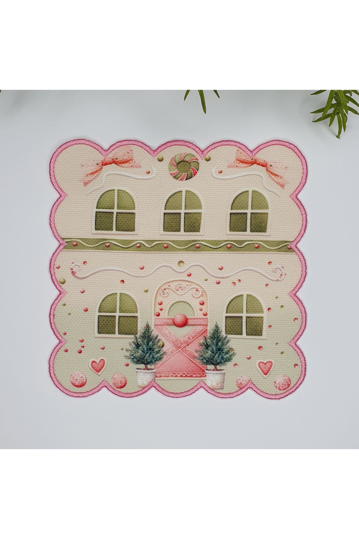 Şirin Yılbaşı Temalı Şeker Ev Desenli Nakış Kenar Kokteyl Peçetesi 1 Adet