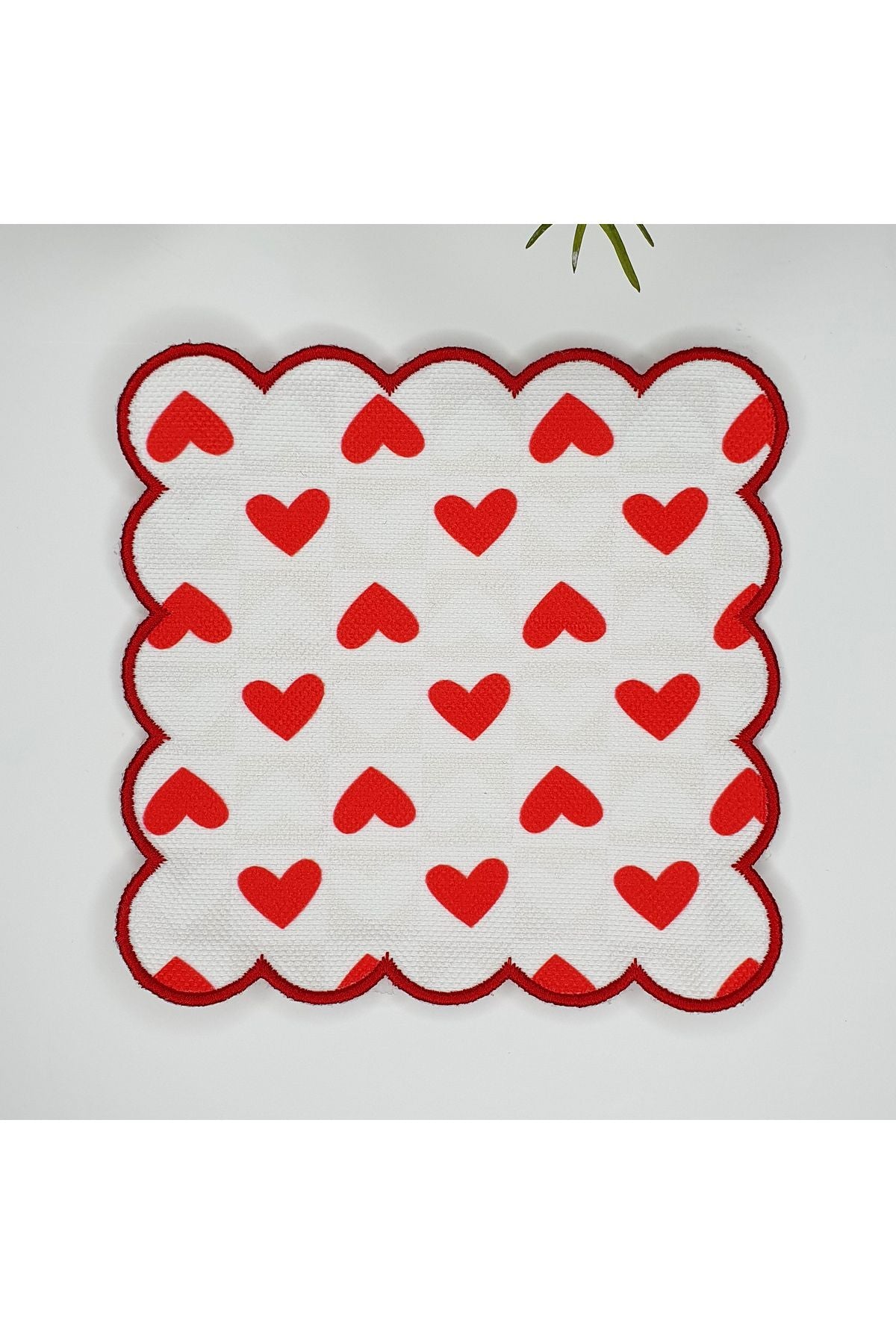 Dekoratif Kalp Desenli Nakış Kenar Kumaş Kokteyl Peçetesi 1 Adet