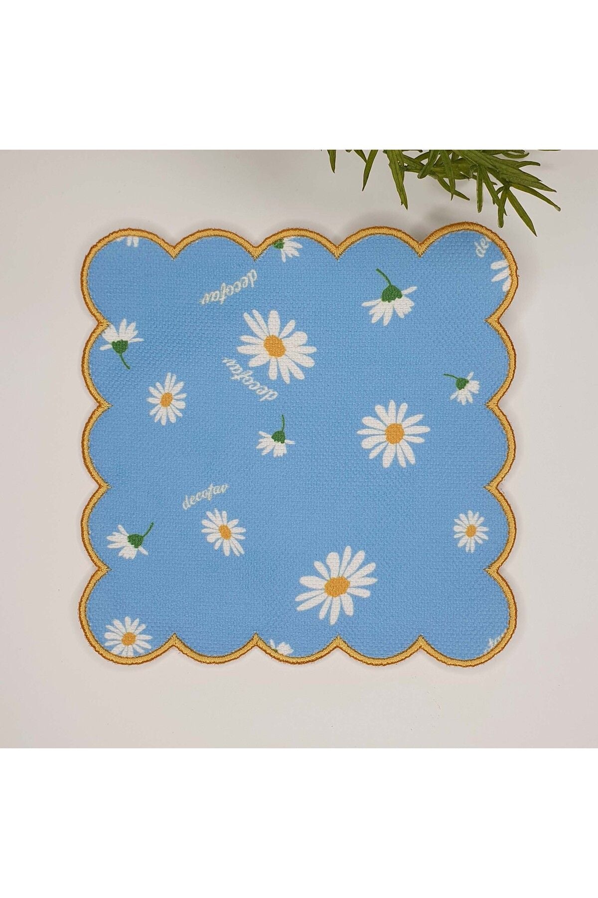 Mavi Zemin Papatya Desenli Nakış Kenar Kumaş Kokteyl Peçetesi 1 Adet