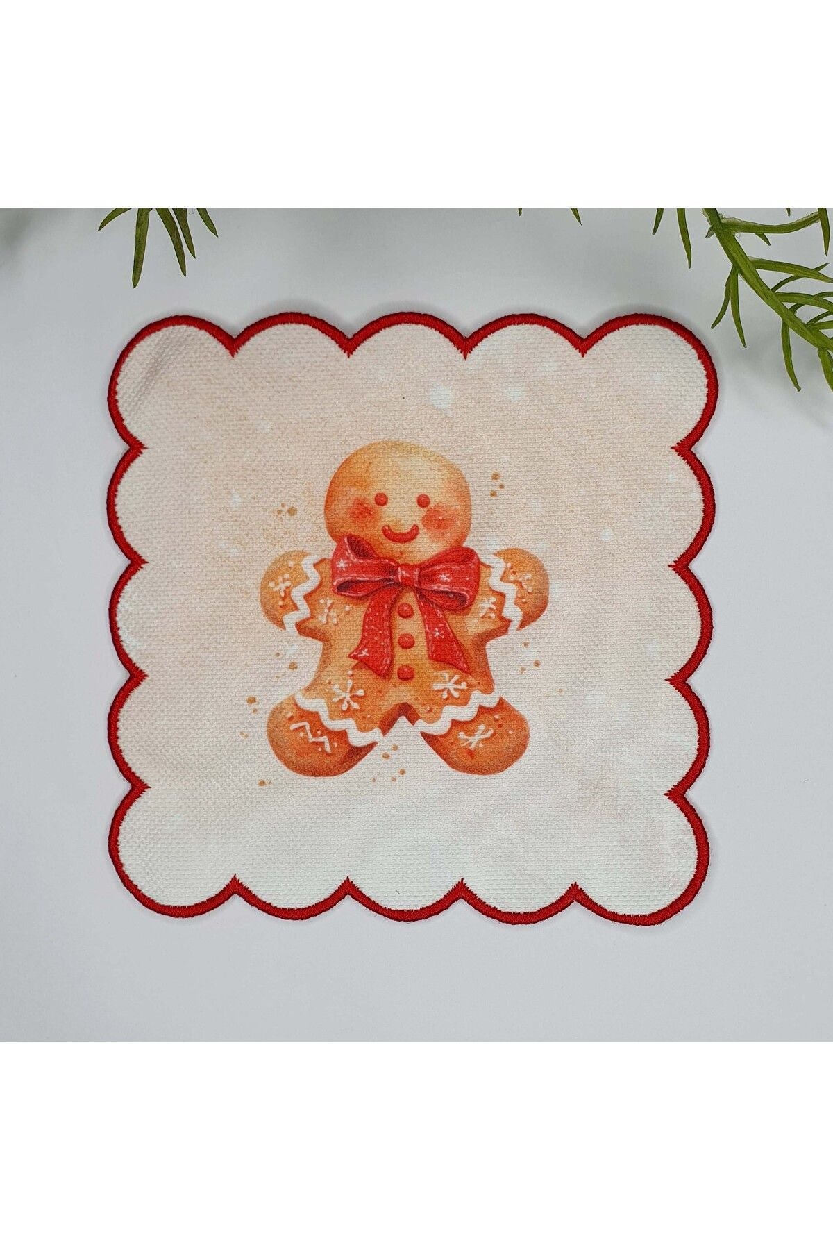 Yılbaşı Kurabiye Adamlı Dijital Baskılı Kenarı Kırmızı Nakışlı Kokteyl Peçetesi