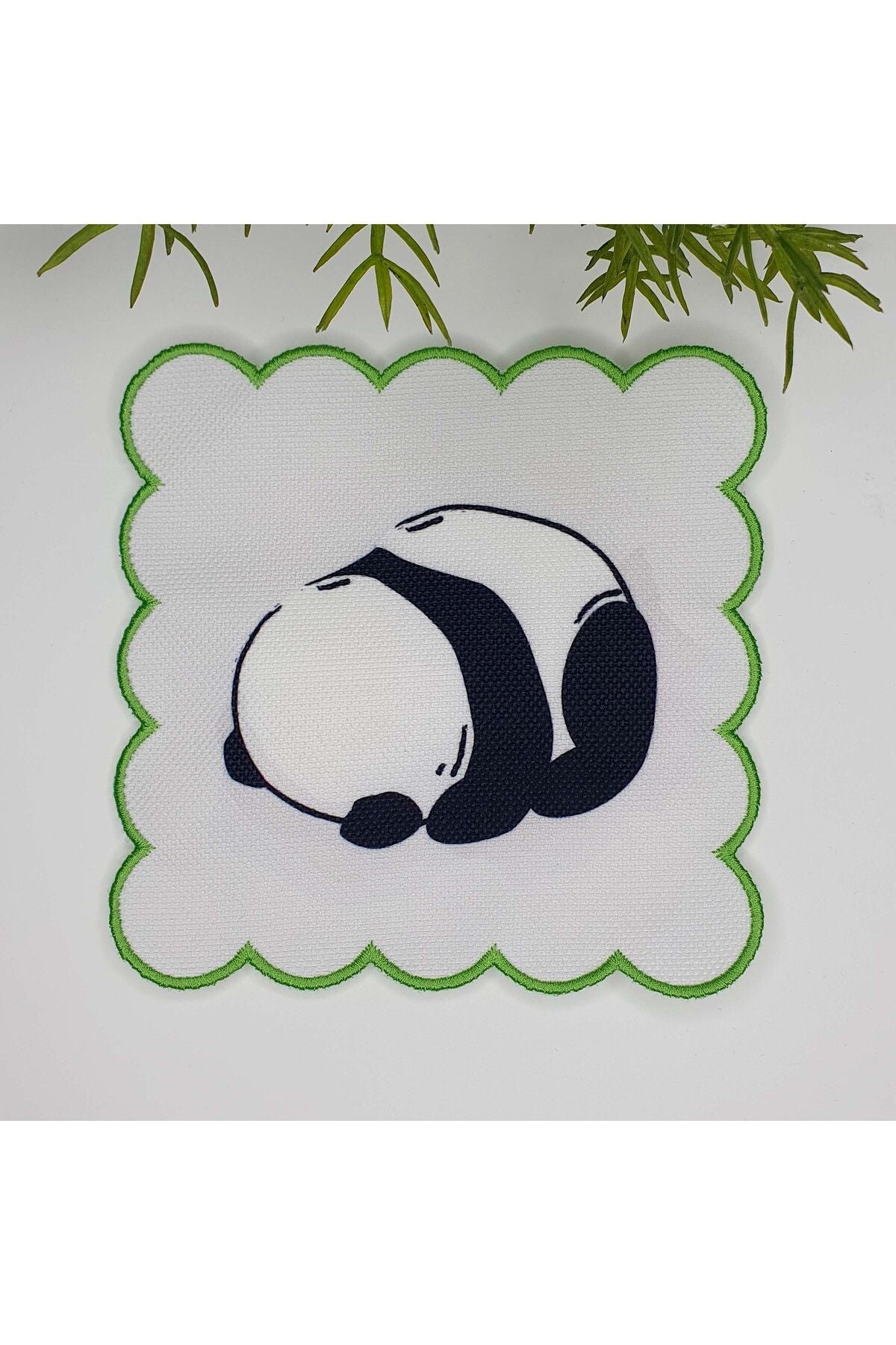 Utangaç Panda Tasarımlı Nakış Kenar Kokteyl Peçetesi 1 Adet
