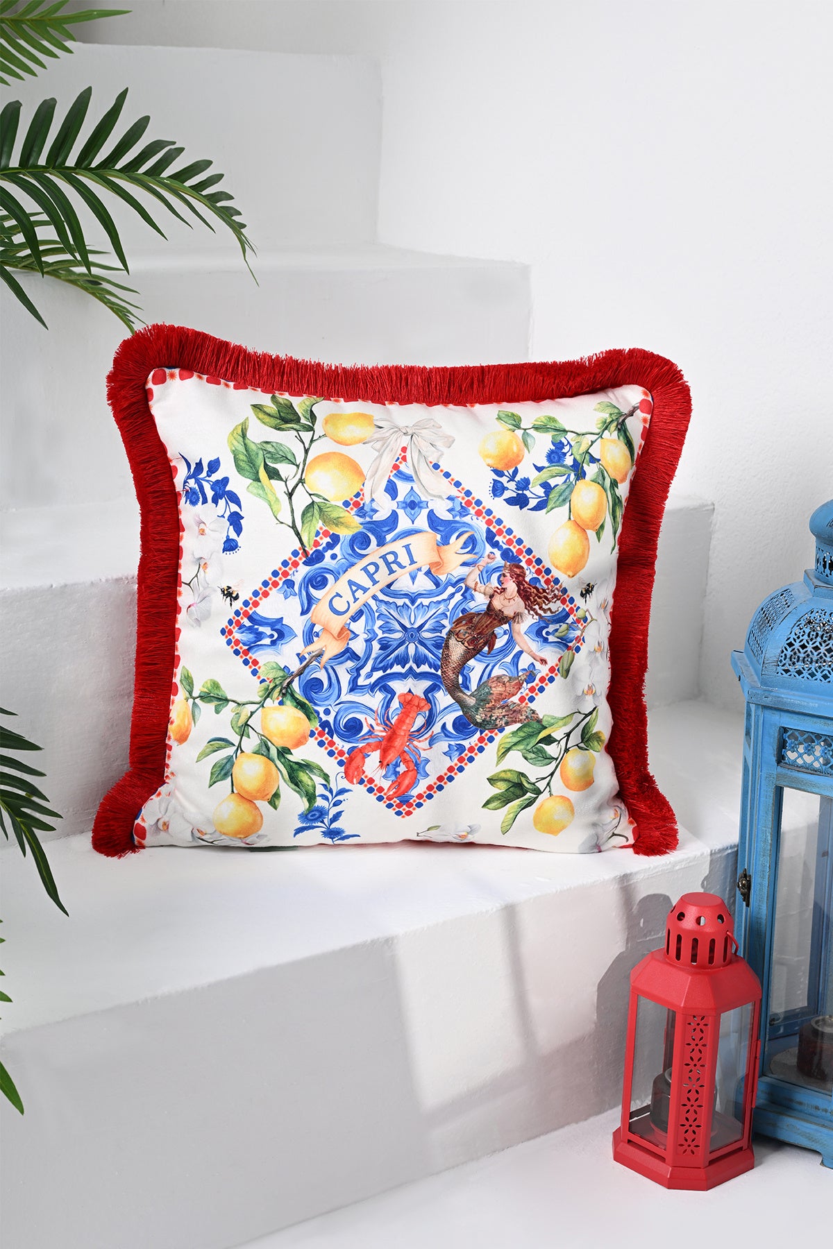 Capri Limonata – Mavi Beyaz Akdeniz Tasarımlı Saçaklı Kadife Kırlent Kılıfı - 43x43cm