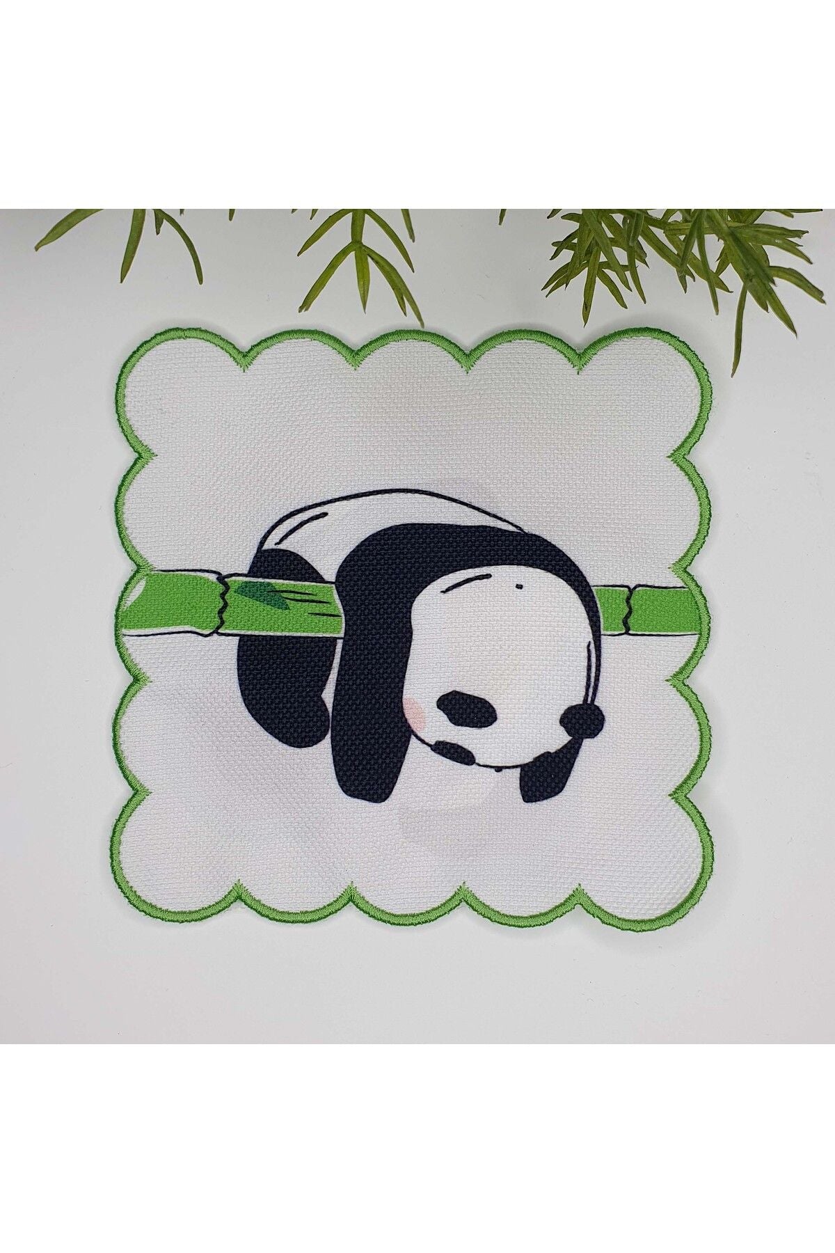 Yorgun Panda Tasarımlı Nakış Kenar Kokteyl Peçetesi 1 Adet
