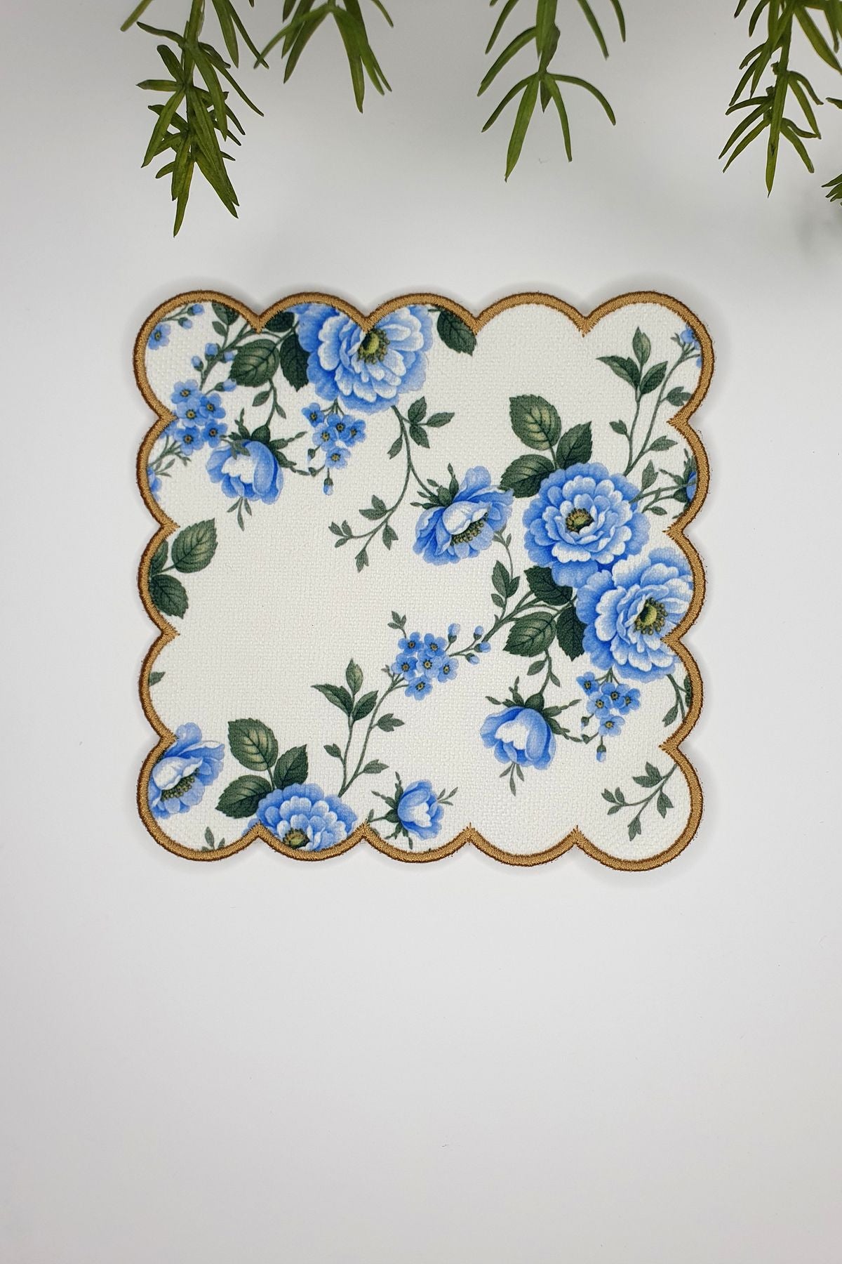 3'lü Flora Çiçek Desenli Nakış Kenar Kumaş Kokteyl Peçeteleri