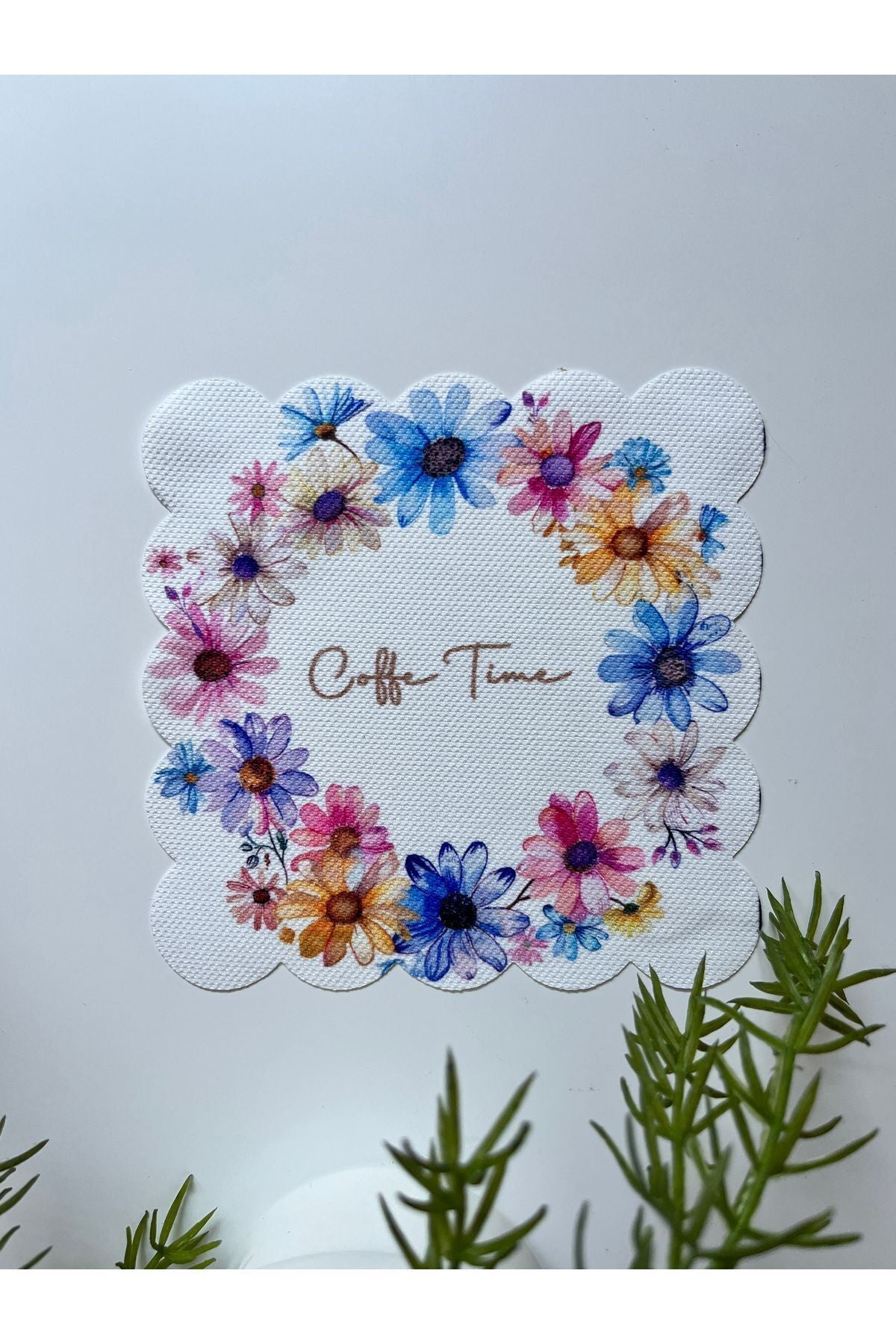 Çiçek Çelenk Coffe Time Desenli Dijital Baskılı, Kenarı Lazer Kesim Dekoratif Kokteyl Peçeteleri