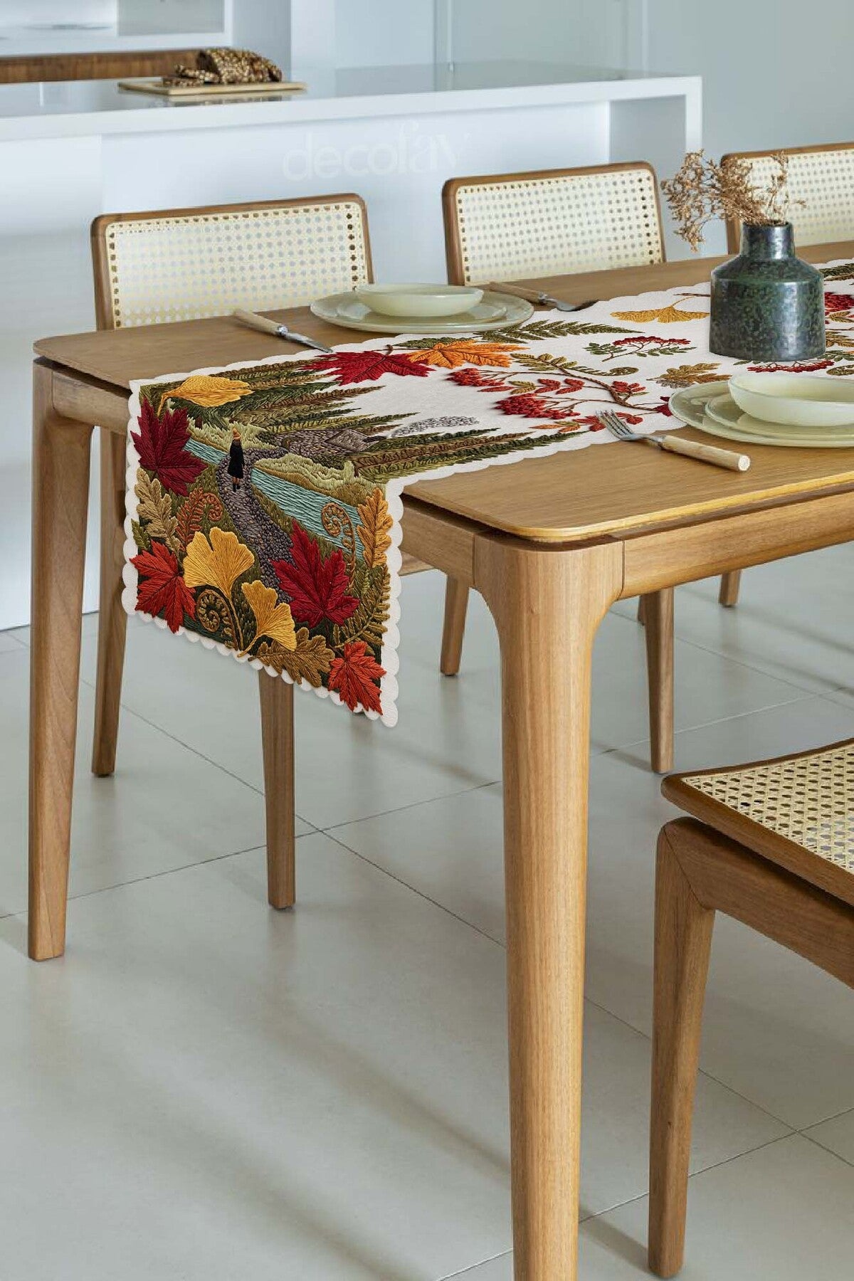 Sonbahar Orman Yolu ve Yaprak Desenli Lazer Kesim Runner - 48x135cm