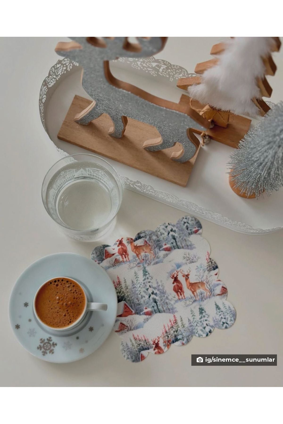 Sulu Boya Geyik ve Kar Manzara Desenli Kokteyl Peçetesi 1 Adet