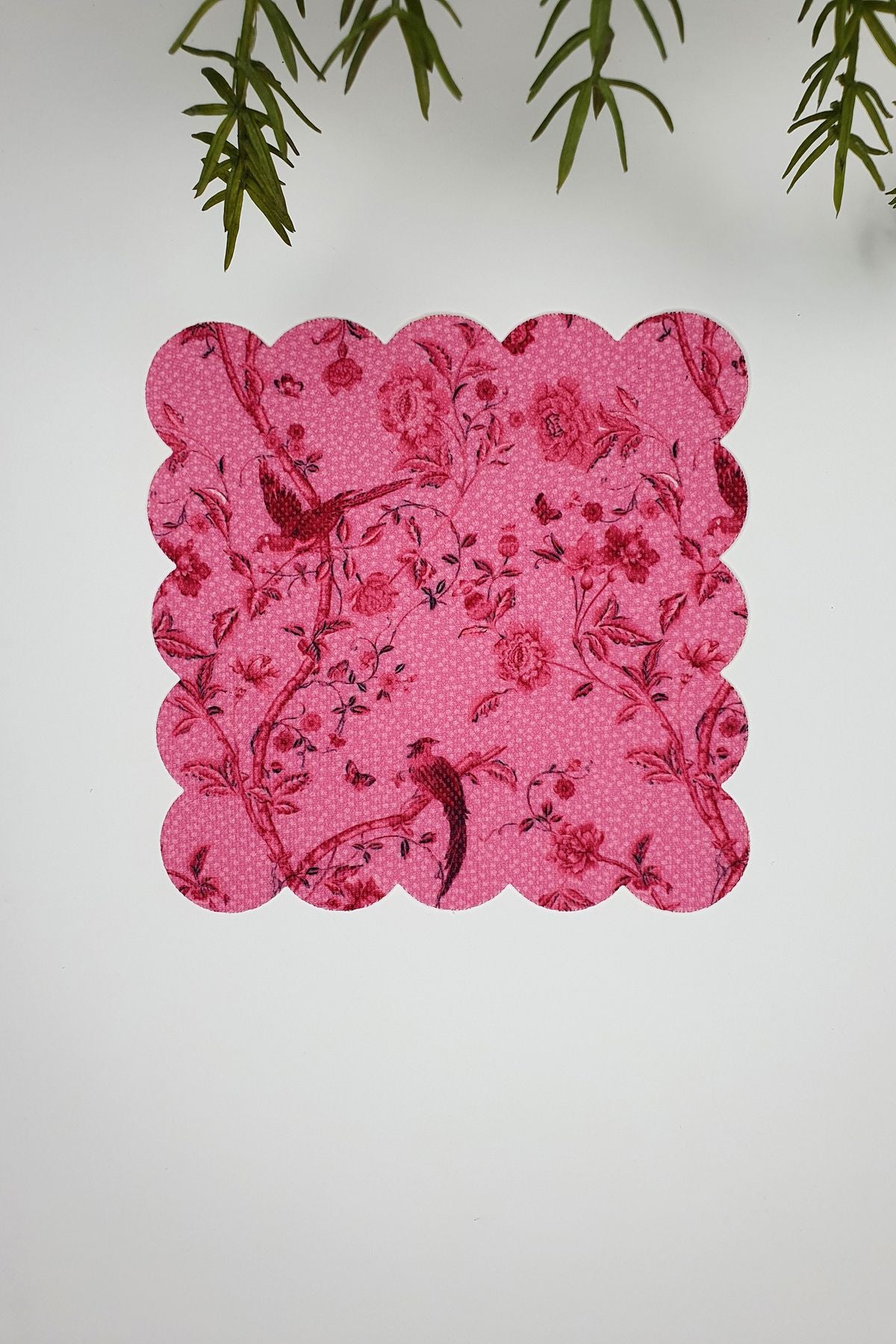 Jolie Flowers Pembe Çiçek Desenli Lazer Kesim Kumaş Kokteyl Peçetesi 1 Adet