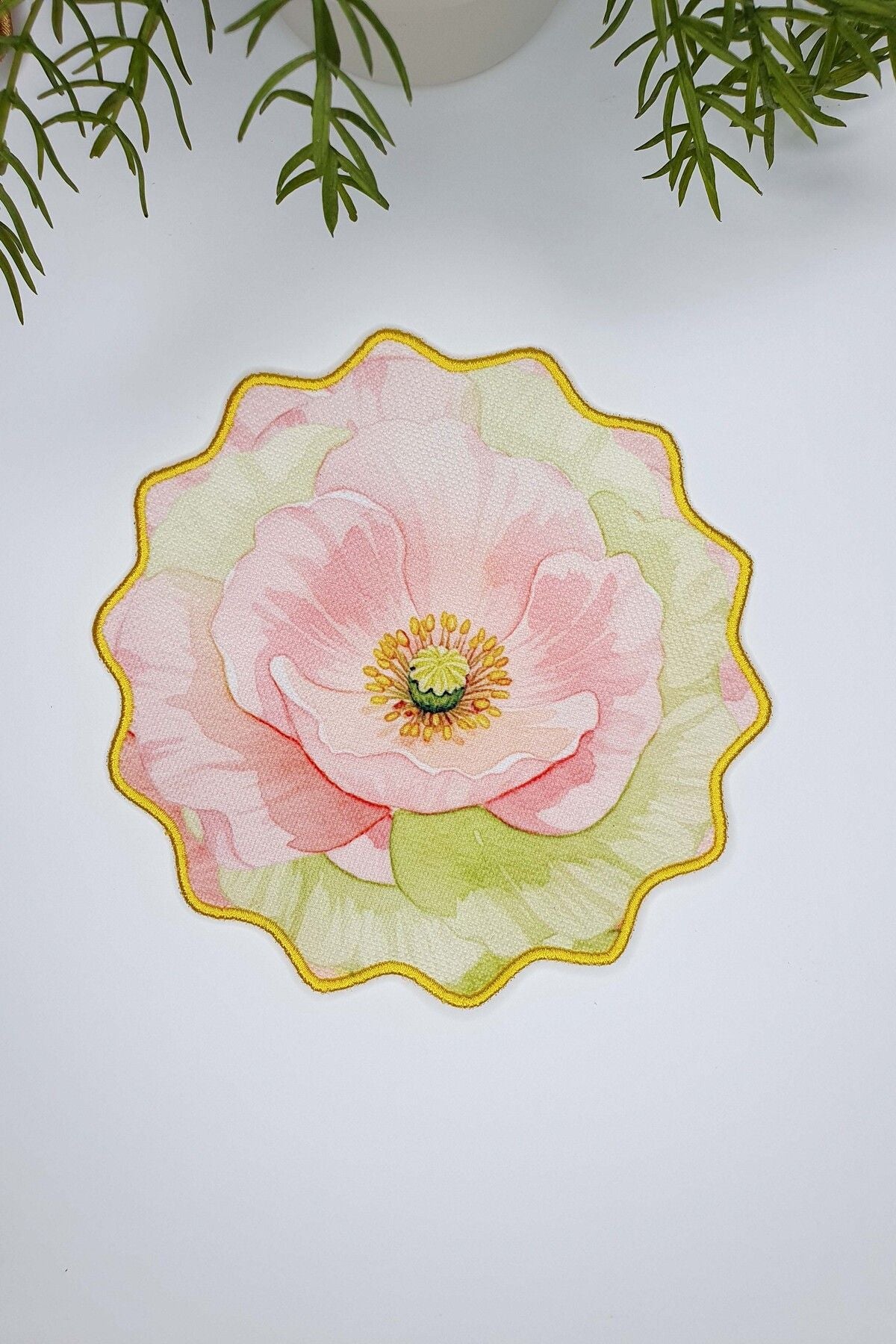 Sulu Boya Pembe Yeşil Gül Desenli Fincan Uyumlu Nakışlı Kokteyl Peçetesi 1 Adet