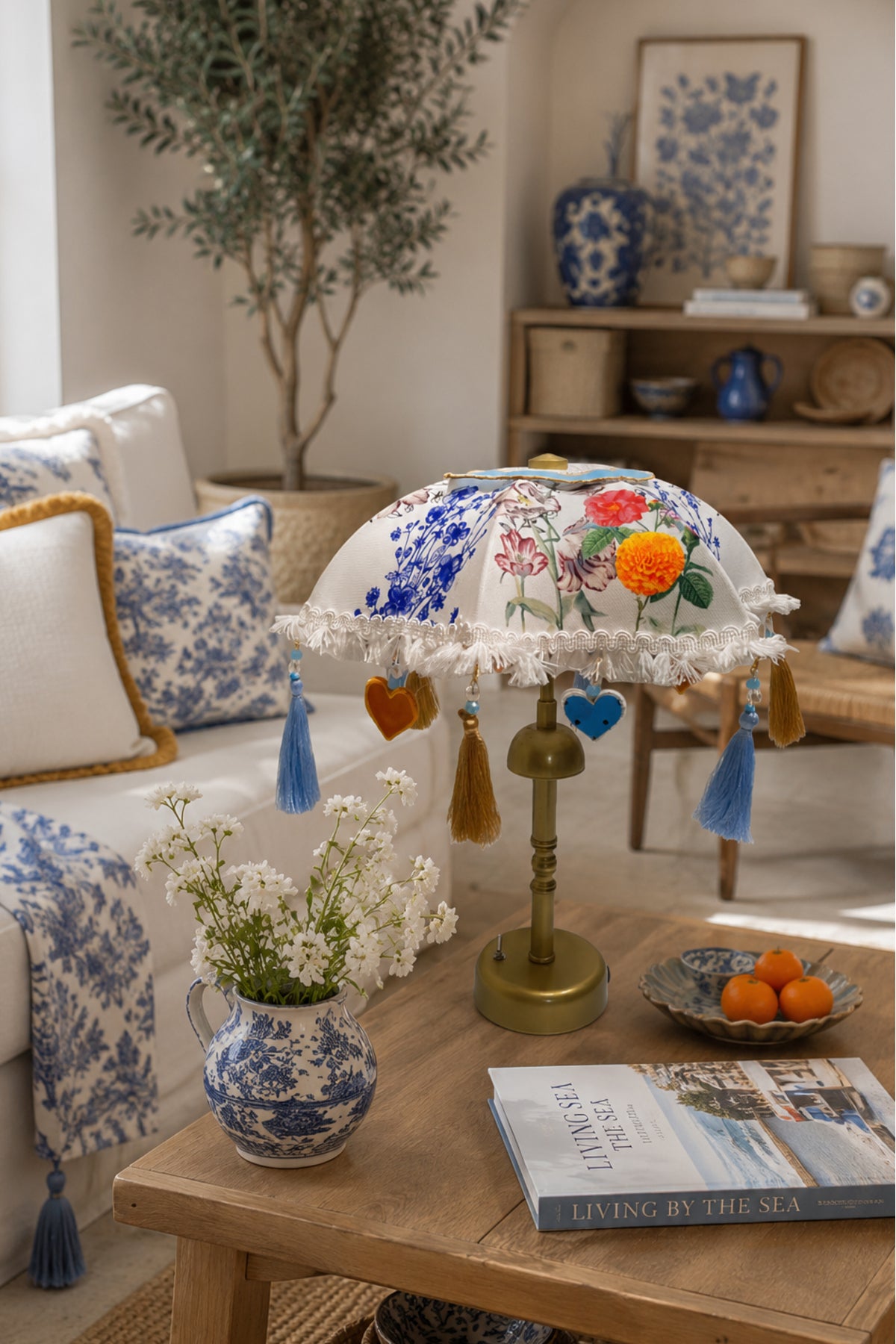 Blooming Garden Bali Şemsiyesi Şarjlı LED Aplik – Çiçek Desenli Dekoratif Aydınlatma