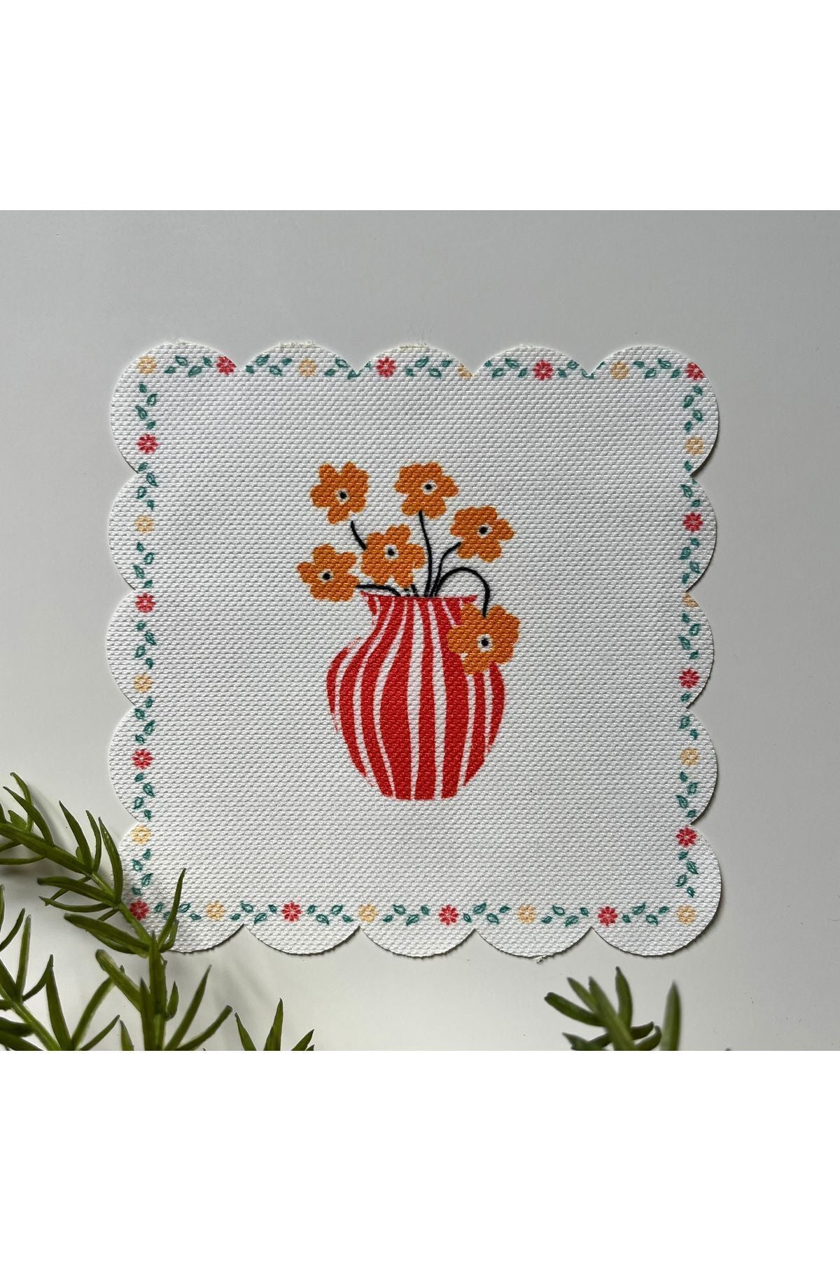 Turuncu Vazo Kenarları Çiçek Bordürlü Desenli Kokteyl Peçetesi Kumaş