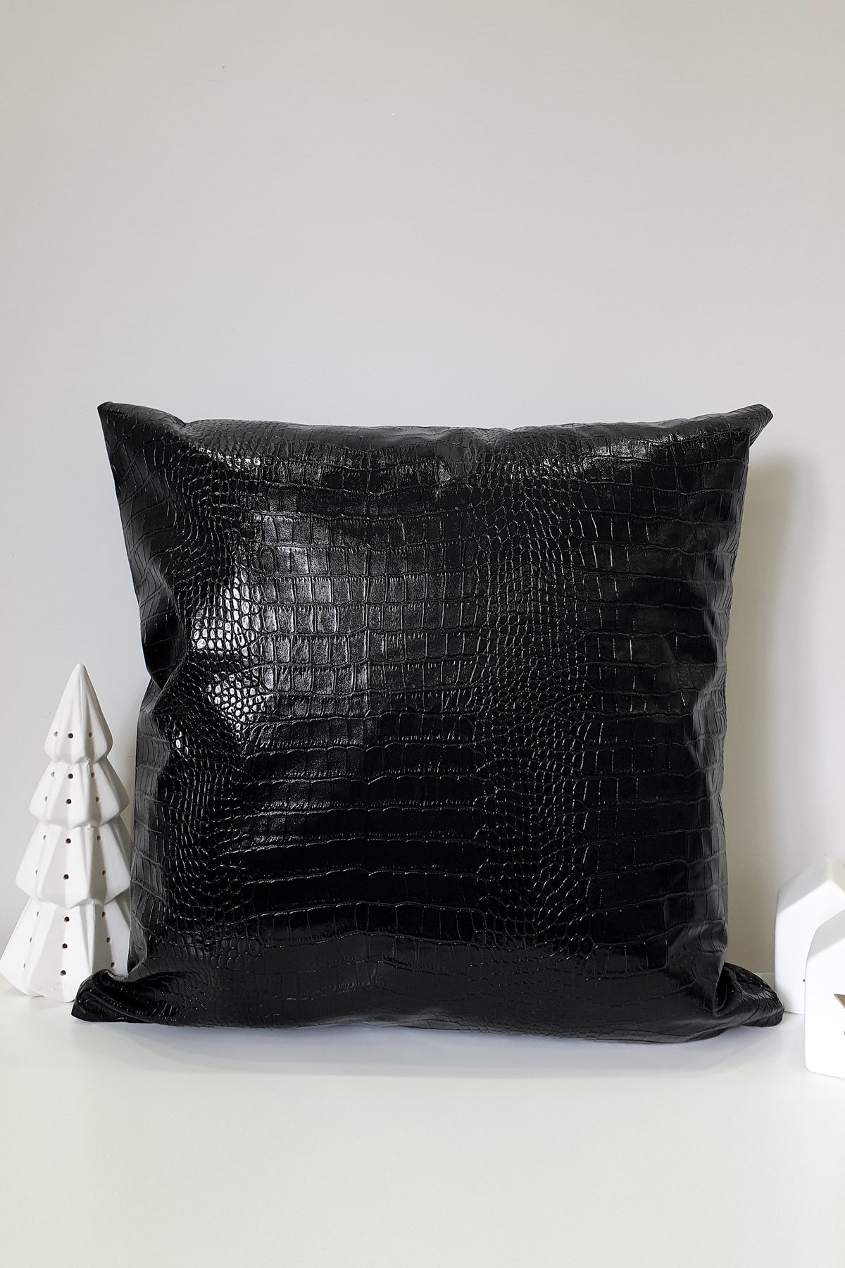 Siyah Suni Timsah Deri Kırlent Kılıfı - 43x43cm