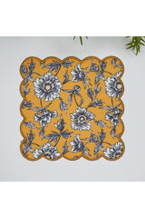 Sarı Zemin Siyah Beyaz Çiçek Desenli Nakış Kenar Kokteyl Peçetesi 1 Adet