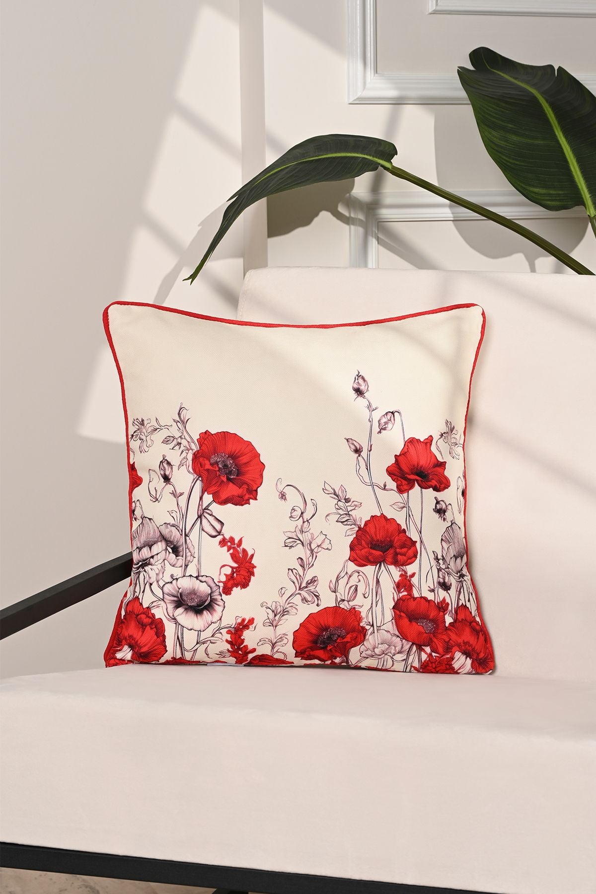 Kırmızı Gelincik Desenli Dijital Baskılı Kırlent Kılıfı – 43x43cm