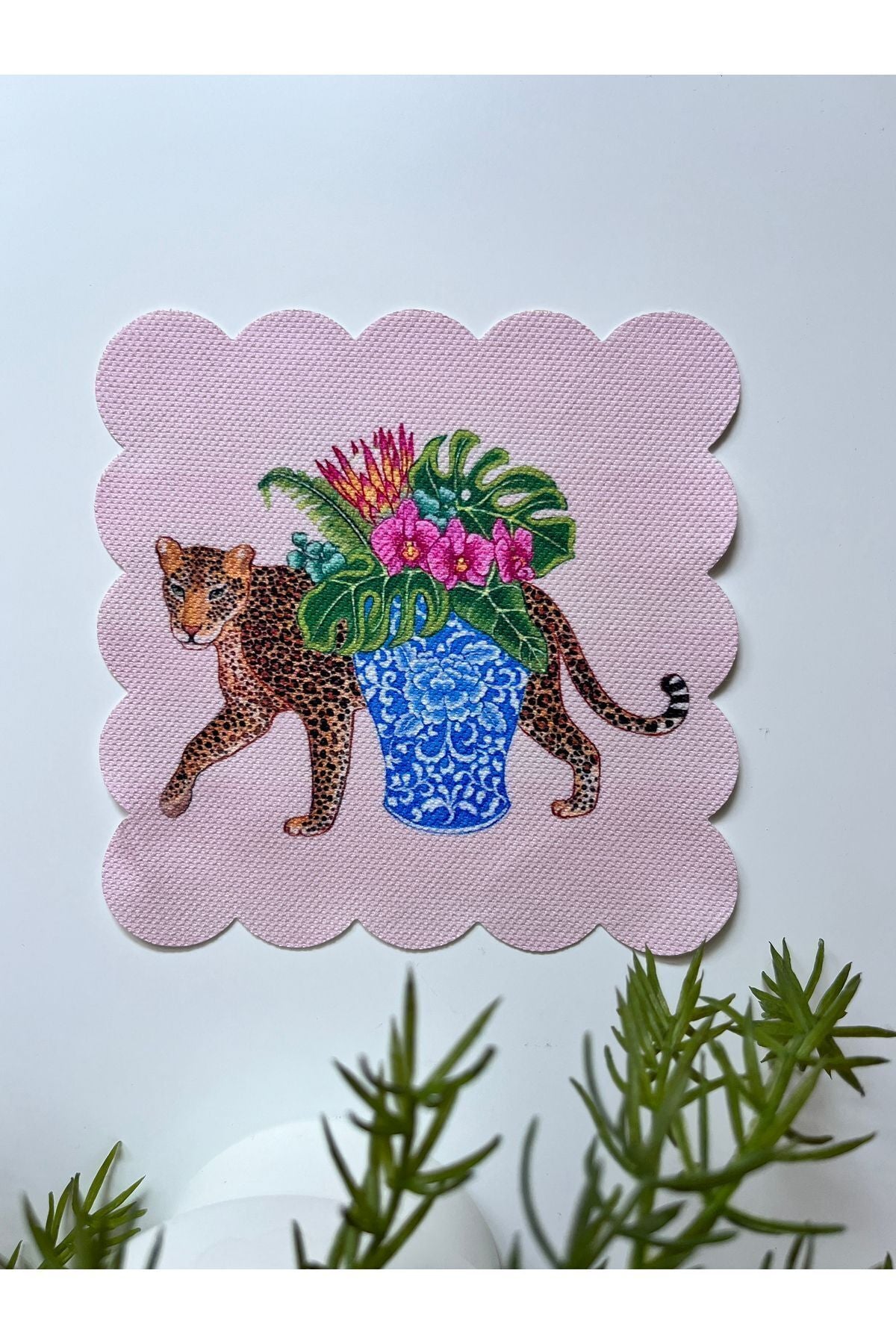 Leopar Vazo Desenli Dijital Baskılı, Kenarı Lazer Kesim Dekoratif Kokteyl Peçeteleri