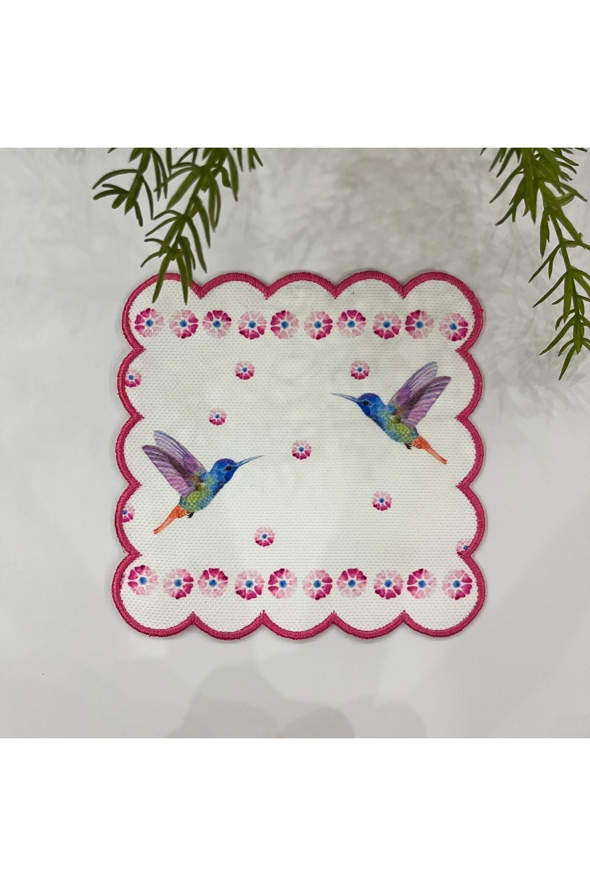 Mavi Pembe Kuş Dijital Baskılı, Kenarı Pembe Nakışlı Dekoratif Kokteyl Peçeteleri