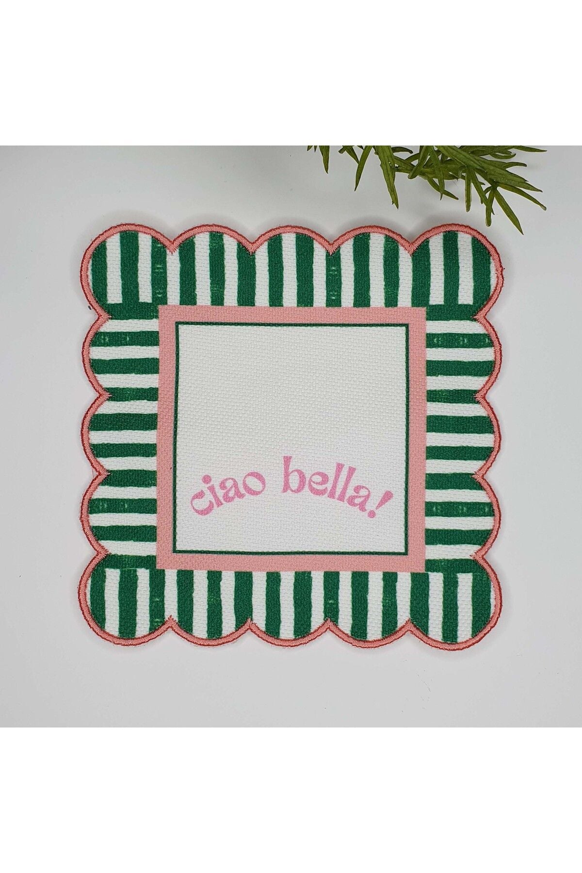 Dekoratif Kenar Ciao Bella Sloganlı Nakış Kenar Kumaş Kokteyl Peçetesi 1 Adet