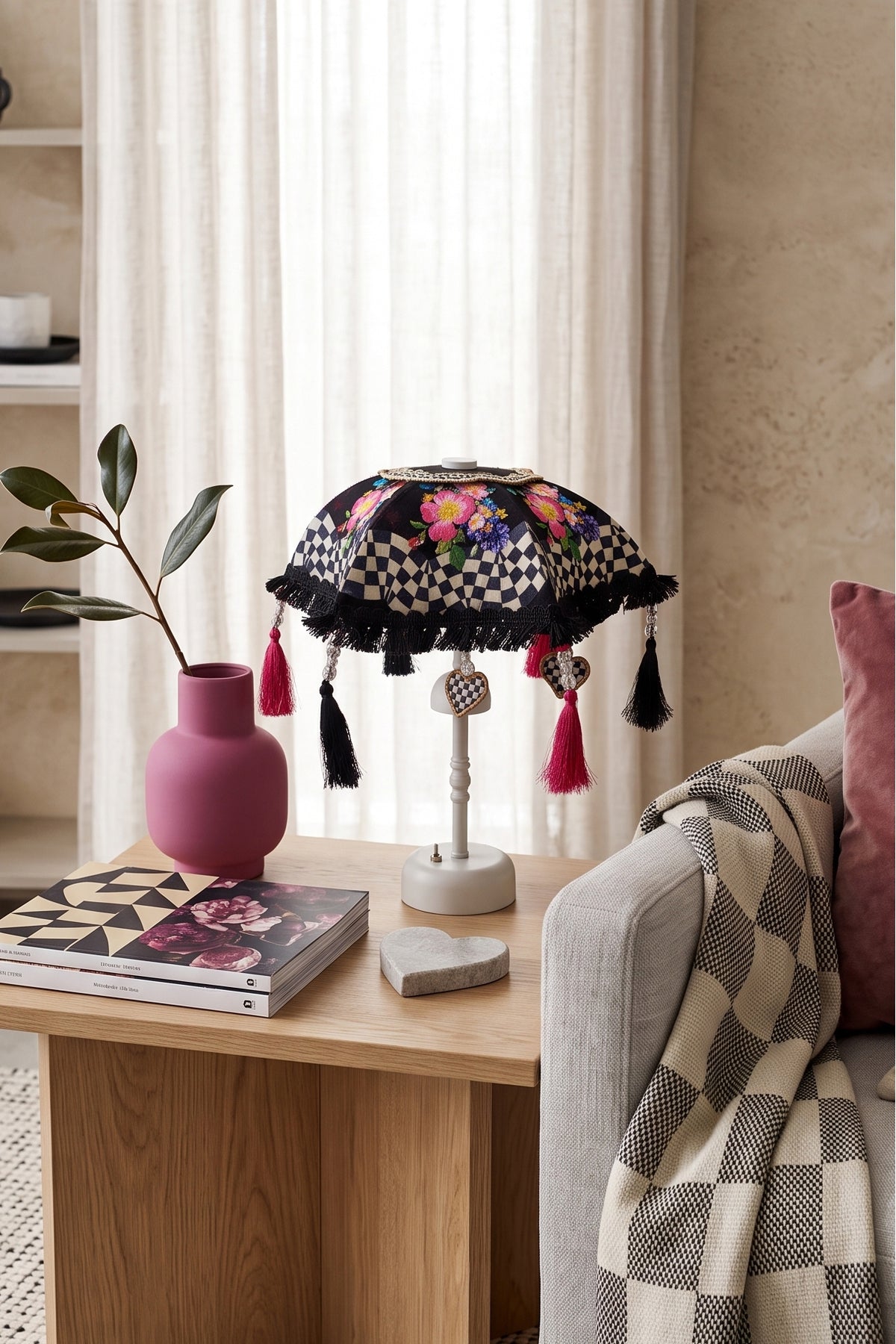 Midnight Bloom Bali Şemsiyesi Şarjlı LED Aplik – Çiçek Desenli Dekoratif Aydınlatma