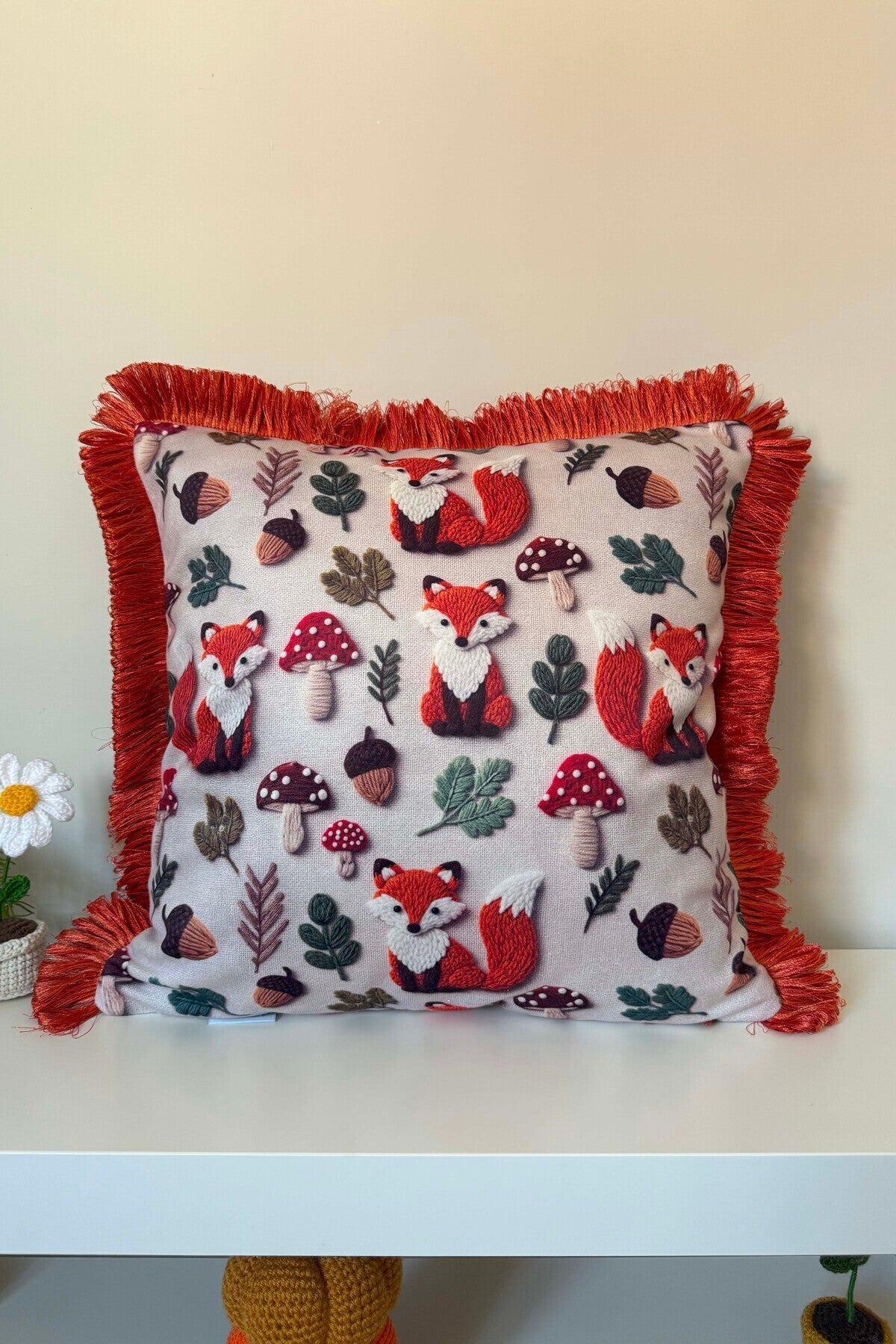Sonbahar Tilki Mantar Desenli Saçaklı Kırlent Kılıfı 3D Punch Nakış Efekt Dijital Baskılı 43x43cm