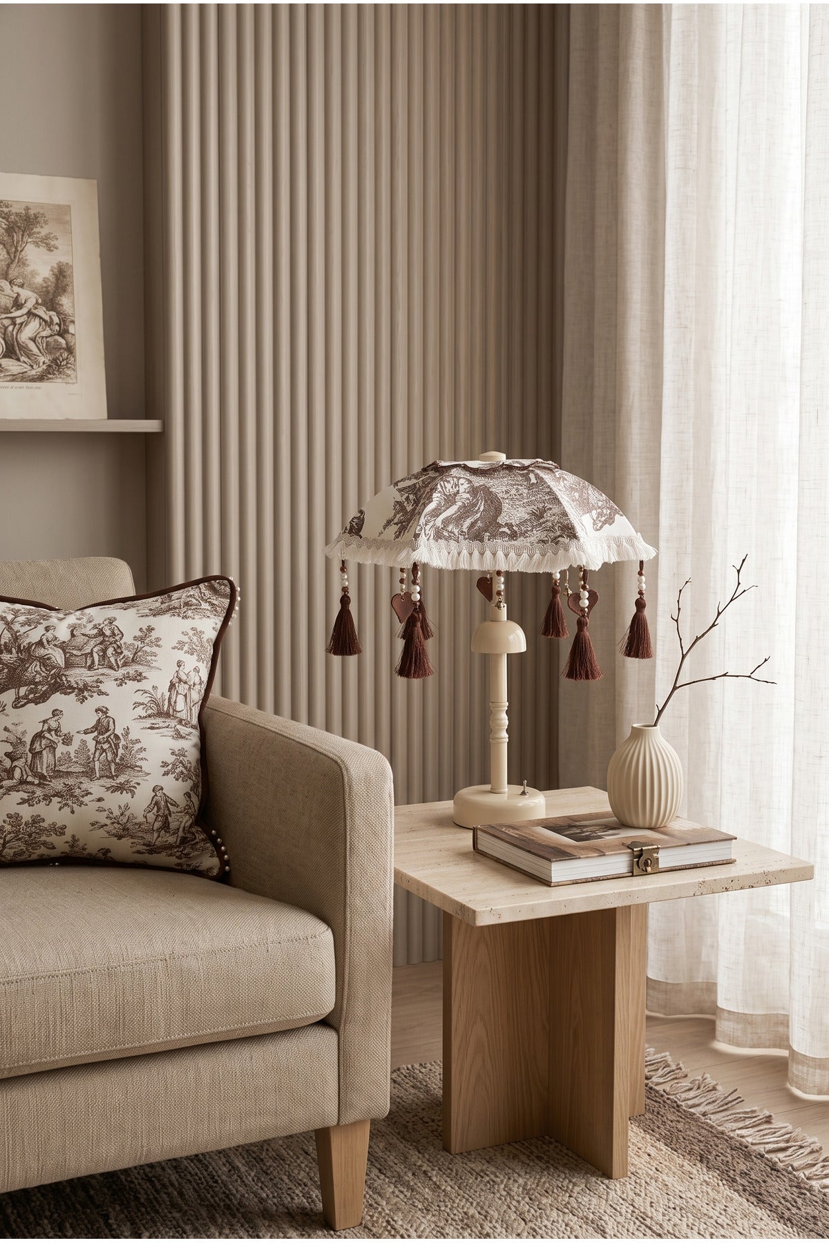 Vintage Toile de Jouy Bali Şemsiyesi Şarjlı LED Aplik – Klasik Fransız Desenli Dekoratif Aydınlatma