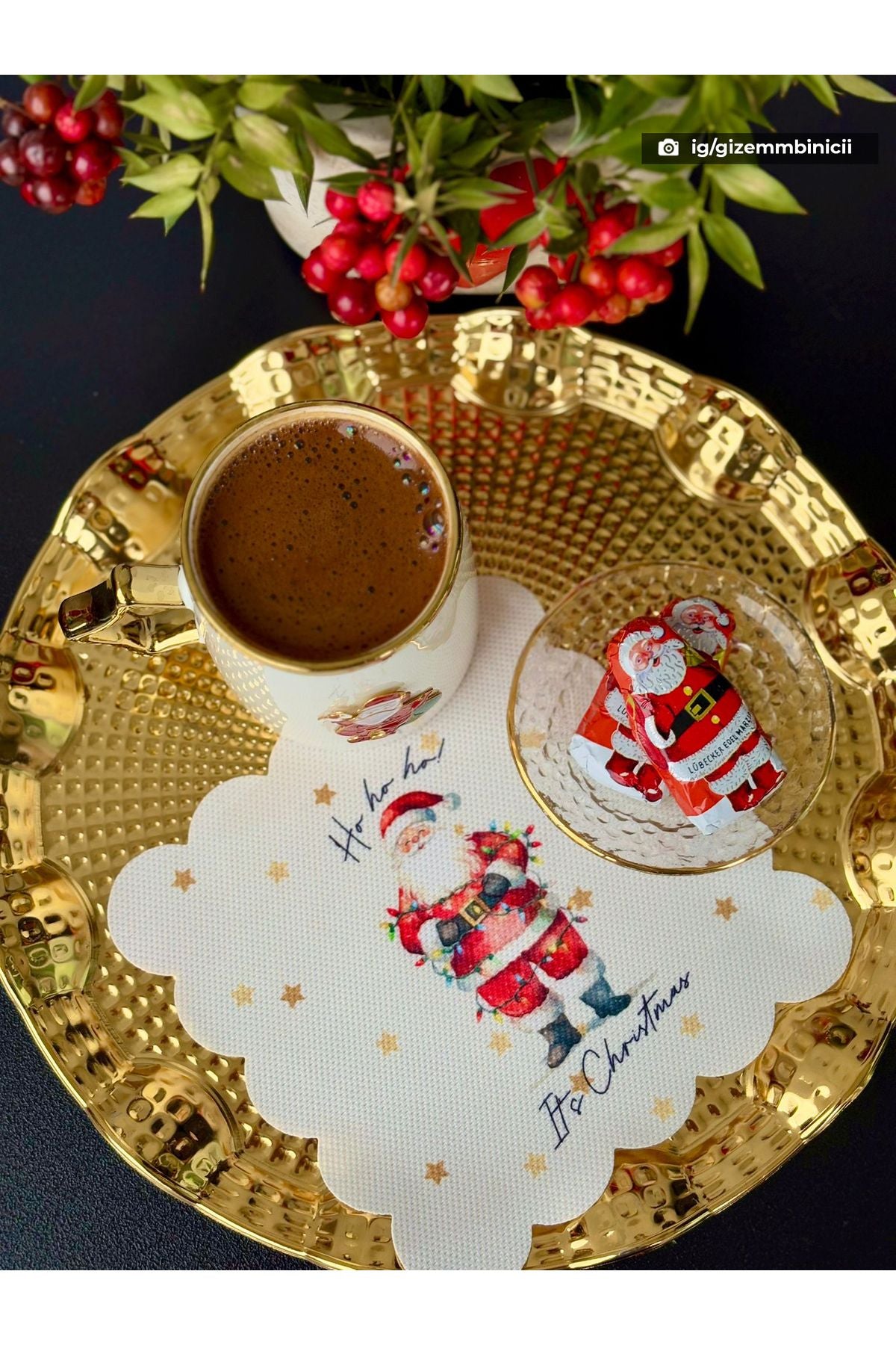 Sulu Boya Noel Baba ve Slogan Tasarımlı Lazer Kesim Kumaş Kokteyl Peçetesi 1 Adet